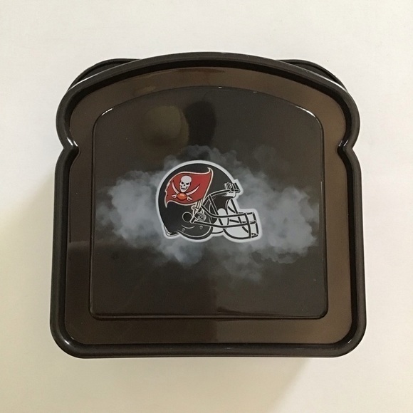 Tampa Bay Bucs Buccaneers NFL Football Helmet Magnet & Sandwich Keeper NFC NEW - Picture 12 of 16